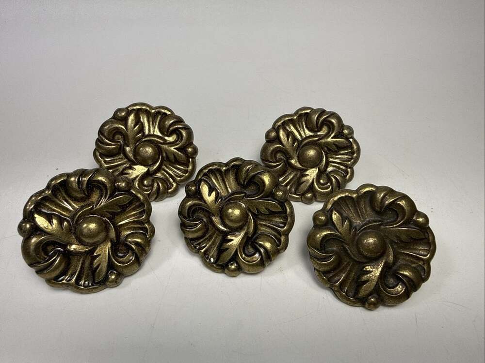3 Vtg Amerock RD CA 1960 Antique Brass Knobs Pulls French Provincial Flower G1